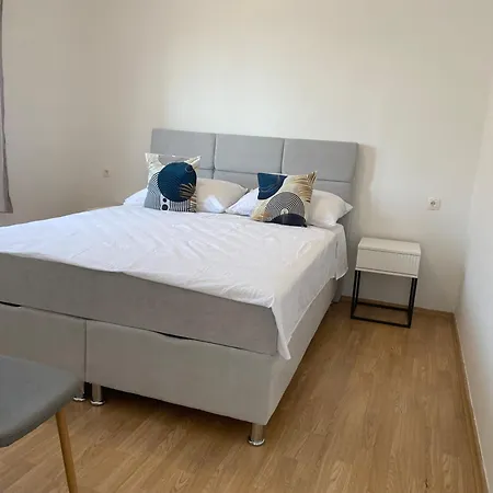 ゲラ アパート *